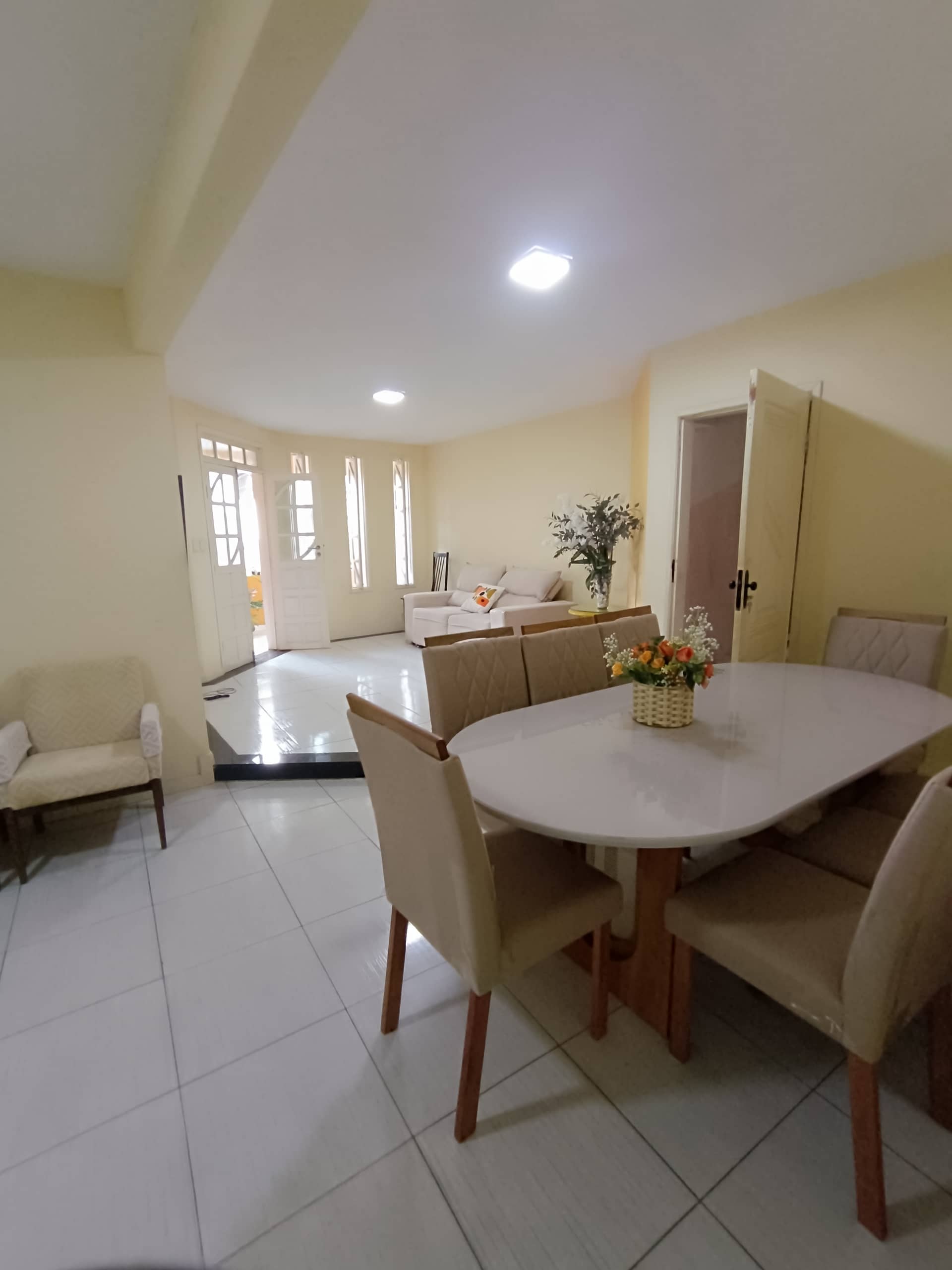 Apartamento com 3 quartos em Itapuã - 2
